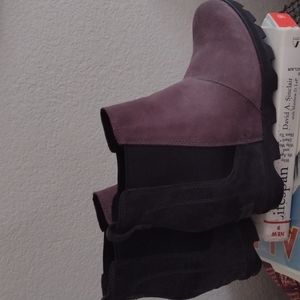 Sorel Chelsea wedge boot purple and black size 8.5 Joan suede